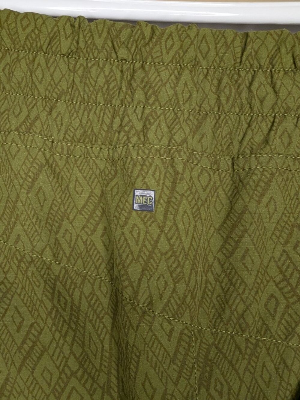 MEC Green Patterned Drawstring Outdoor Technical Shorts Regular Fit Size 6 - Picture 3 of 6